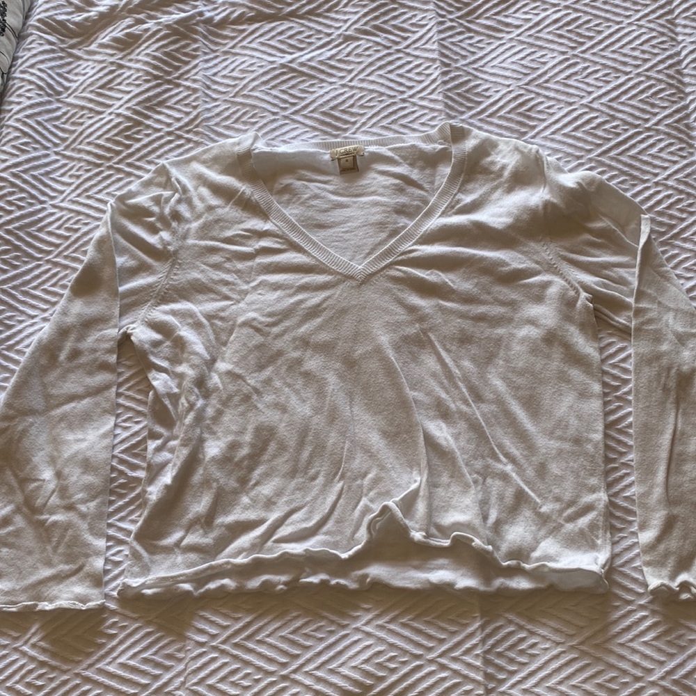 JCrew cropped v-neck long sleeve with lattice hem detail - Size M